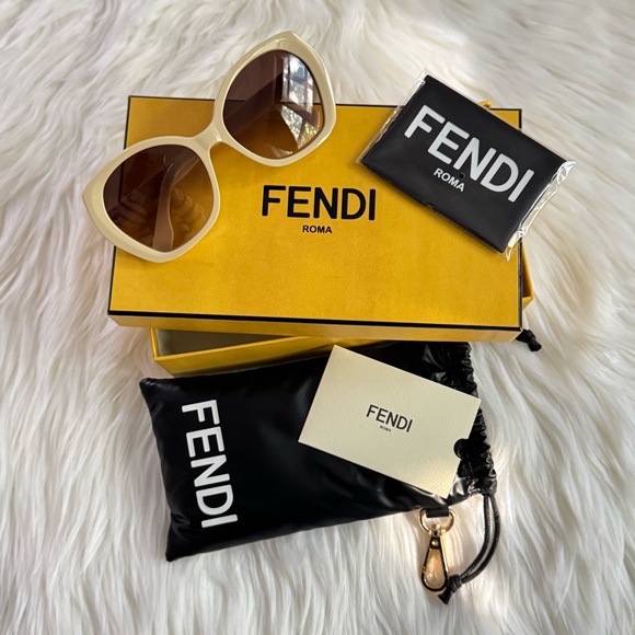 Fendi Lettering 57mm Gradient Butterfly Sunglasses - Picture 16 of 16